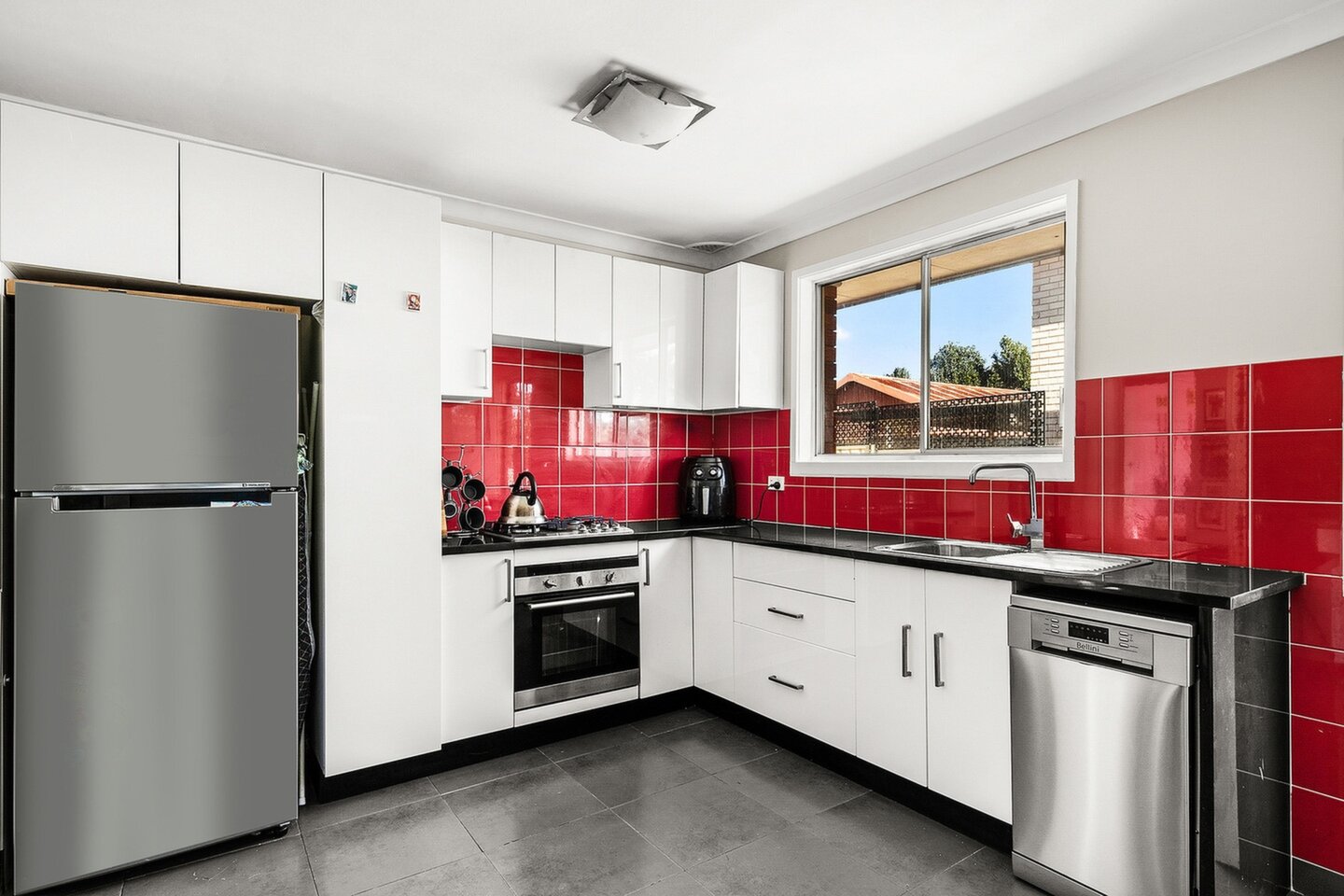 20 Sewell Avenue, Seven Hills Sold by ResponseRE Walsh Sullivan Baulkham Hills - image 1