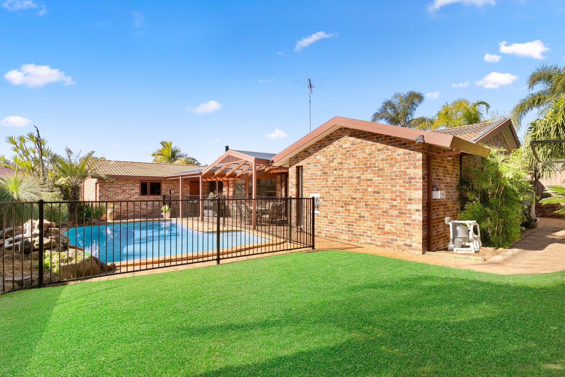 3 Therese Court, Baulkham Hills Sold by ResponseRE Walsh Sullivan Baulkham Hills - image 1