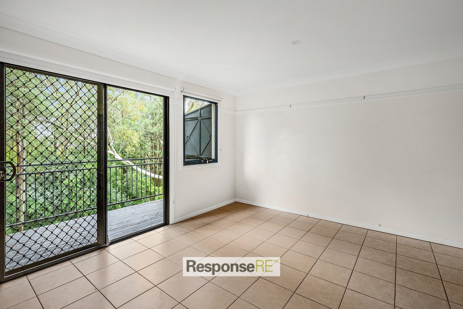 2/11 Pye Avenue, Northmead Sold by ResponseRE Walsh Sullivan Baulkham Hills - image 1