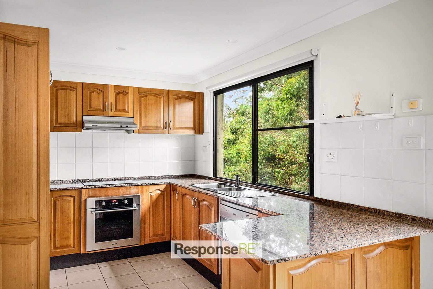 2/11 Pye Avenue, Northmead Sold by ResponseRE Walsh Sullivan Baulkham Hills - image 1