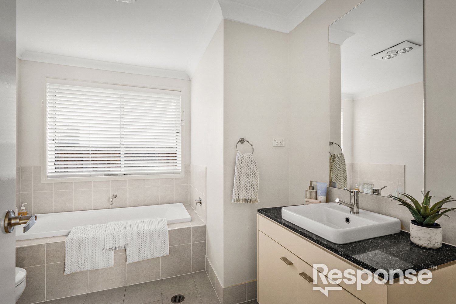 77 Ridgeline Drive, The Ponds Sold by ResponseRE Walsh Sullivan Baulkham Hills - image 1