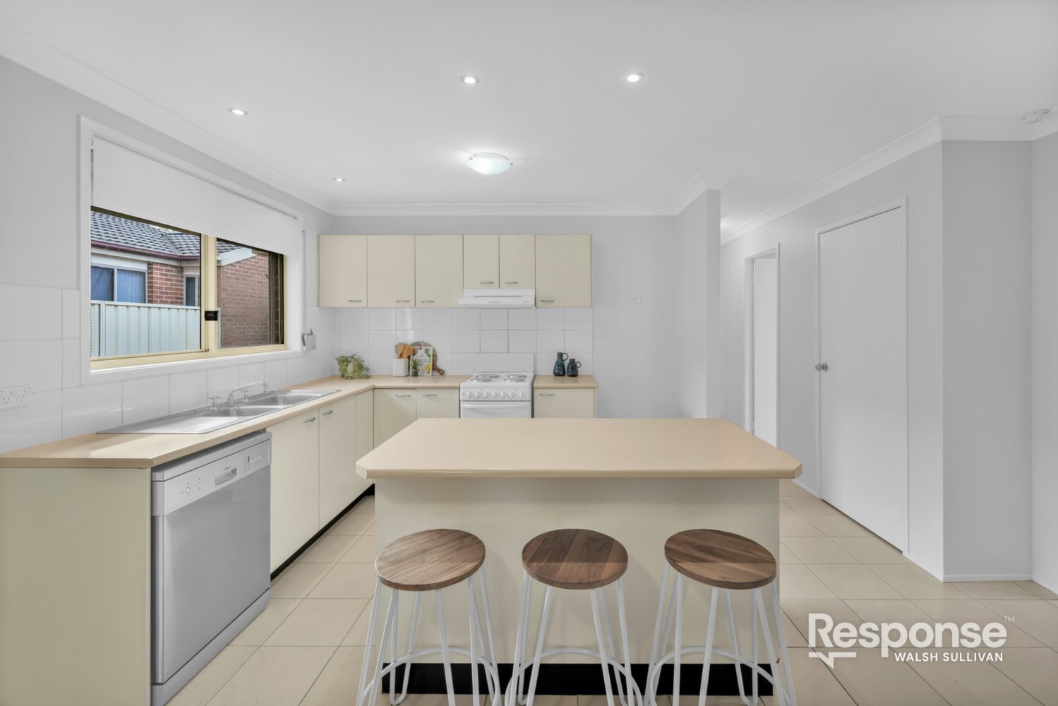15 Mazari Grove, Stanhope Gardens Sold by ResponseRE Walsh Sullivan Baulkham Hills - image 1