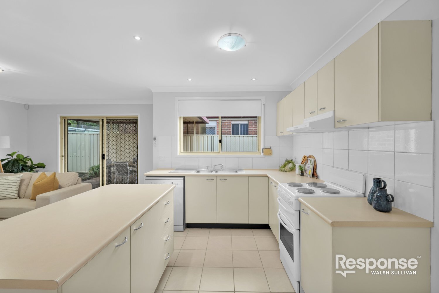 15 Mazari Grove, Stanhope Gardens Sold by ResponseRE Walsh Sullivan Baulkham Hills - image 1