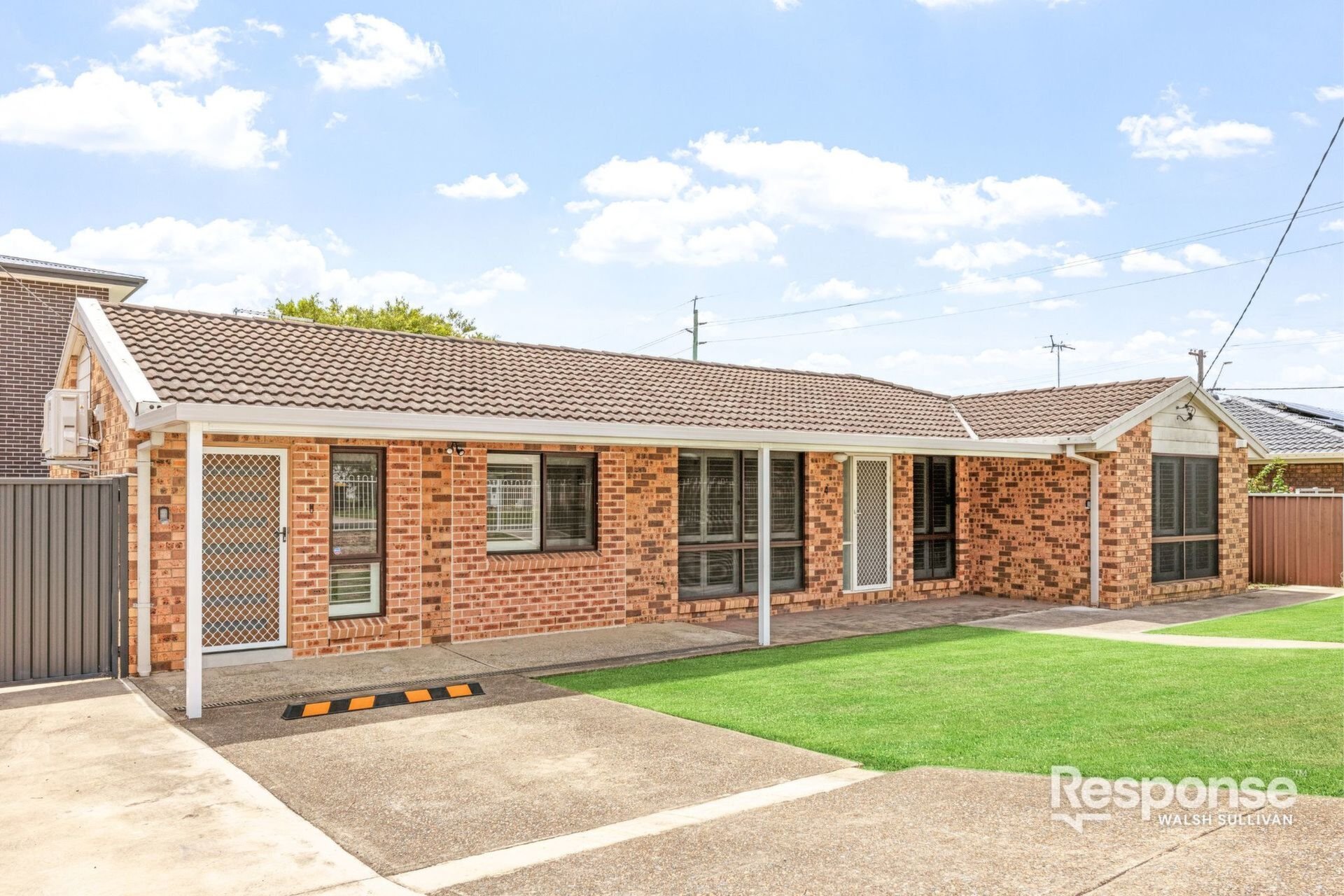 4 Austin Woodbury Place, Toongabbie Sold by ResponseRE Walsh Sullivan Baulkham Hills - image 1