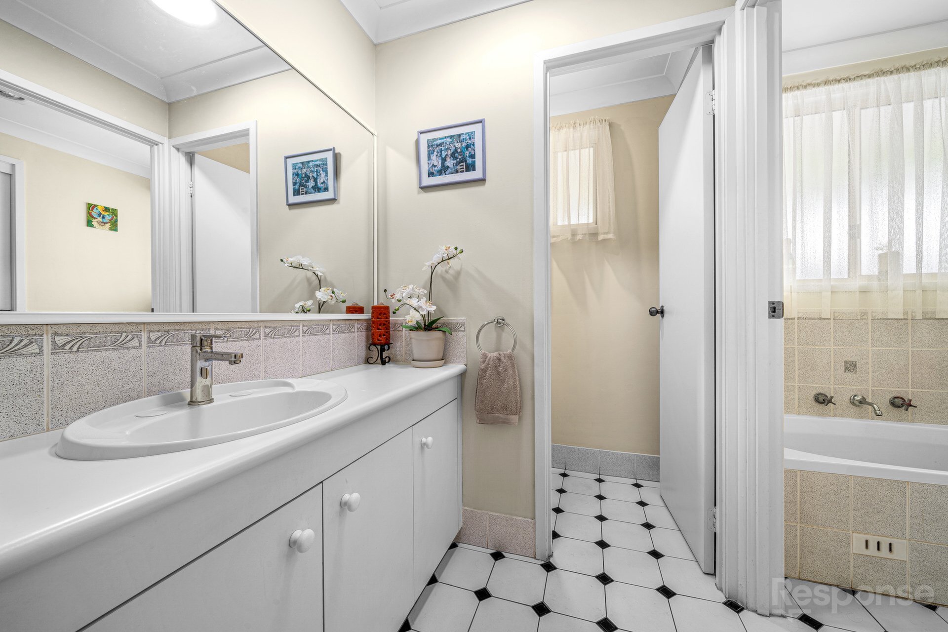 8 Amron Place, Acacia Gardens Sold by ResponseRE Norwest - image 1