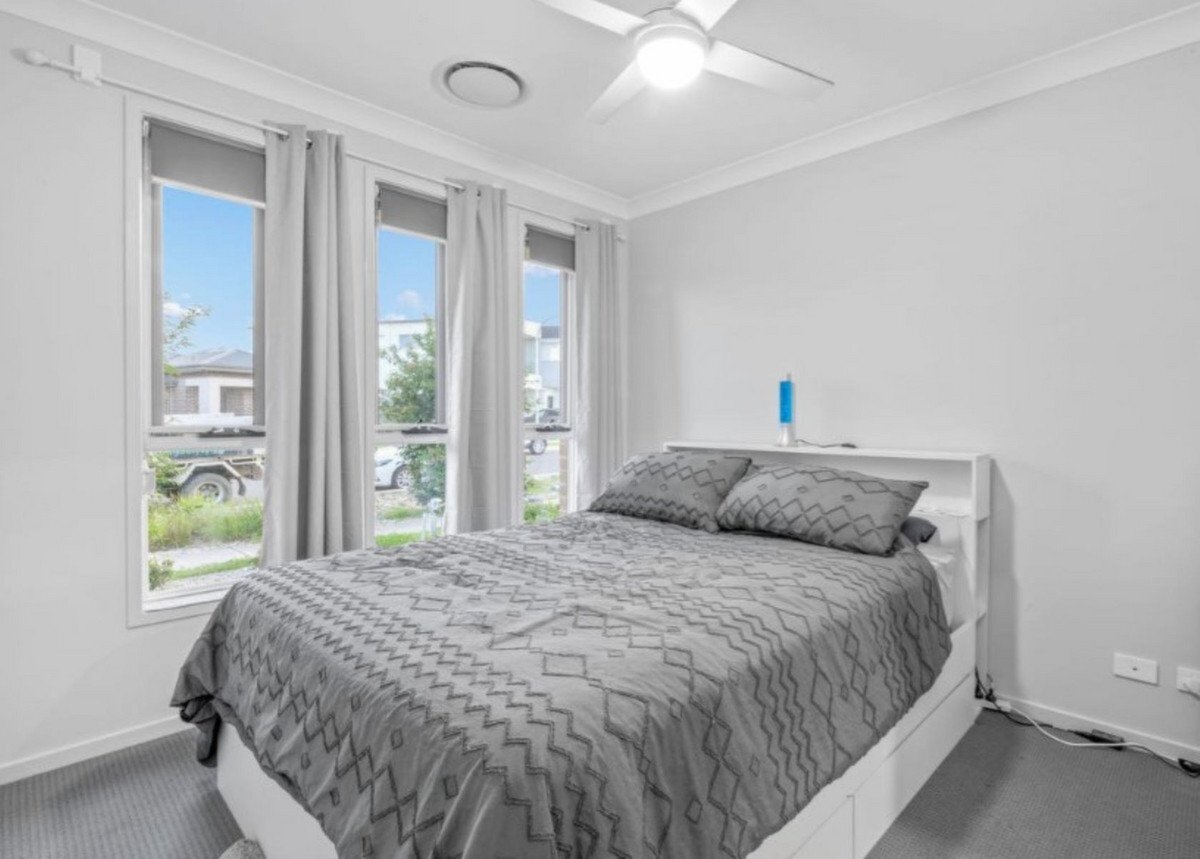 18 Lachlan Valley Way, North Kellyville Leased by ResponseRE Norwest - image 1