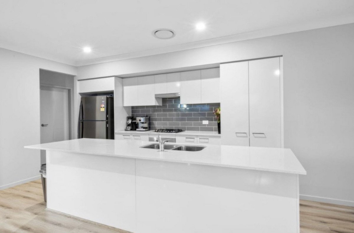 18 Lachlan Valley Way, North Kellyville Leased by ResponseRE Norwest - image 1