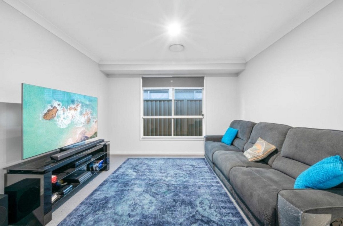 18 Lachlan Valley Way, North Kellyville Leased by ResponseRE Norwest - image 1