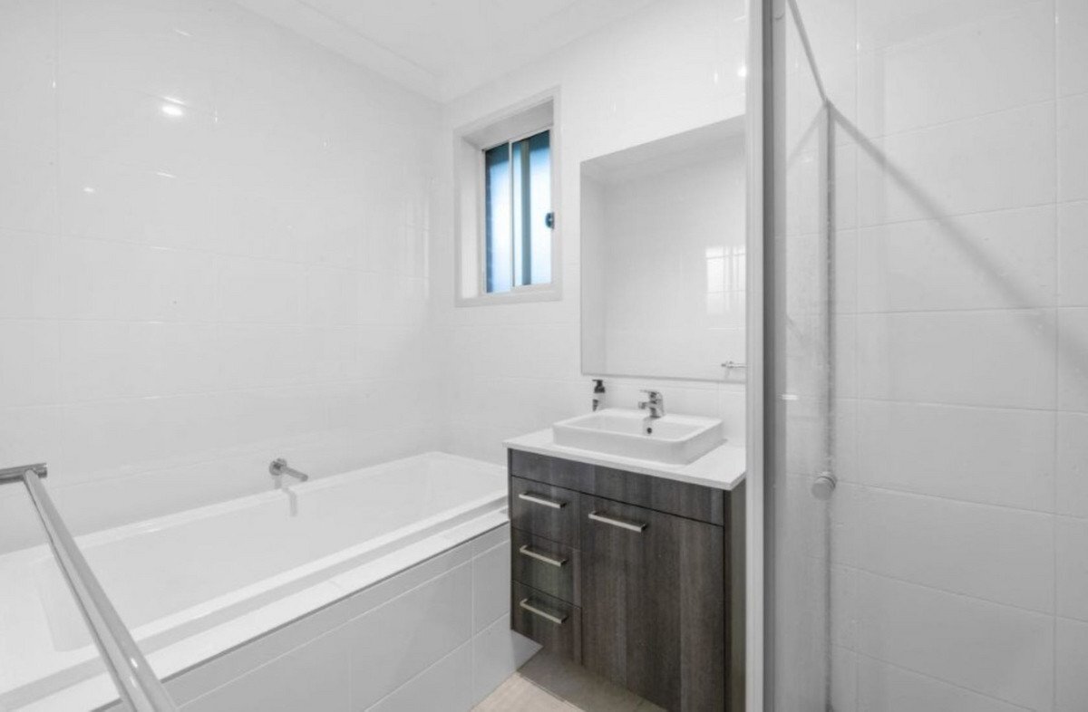 18 Lachlan Valley Way, North Kellyville Leased by ResponseRE Norwest - image 1