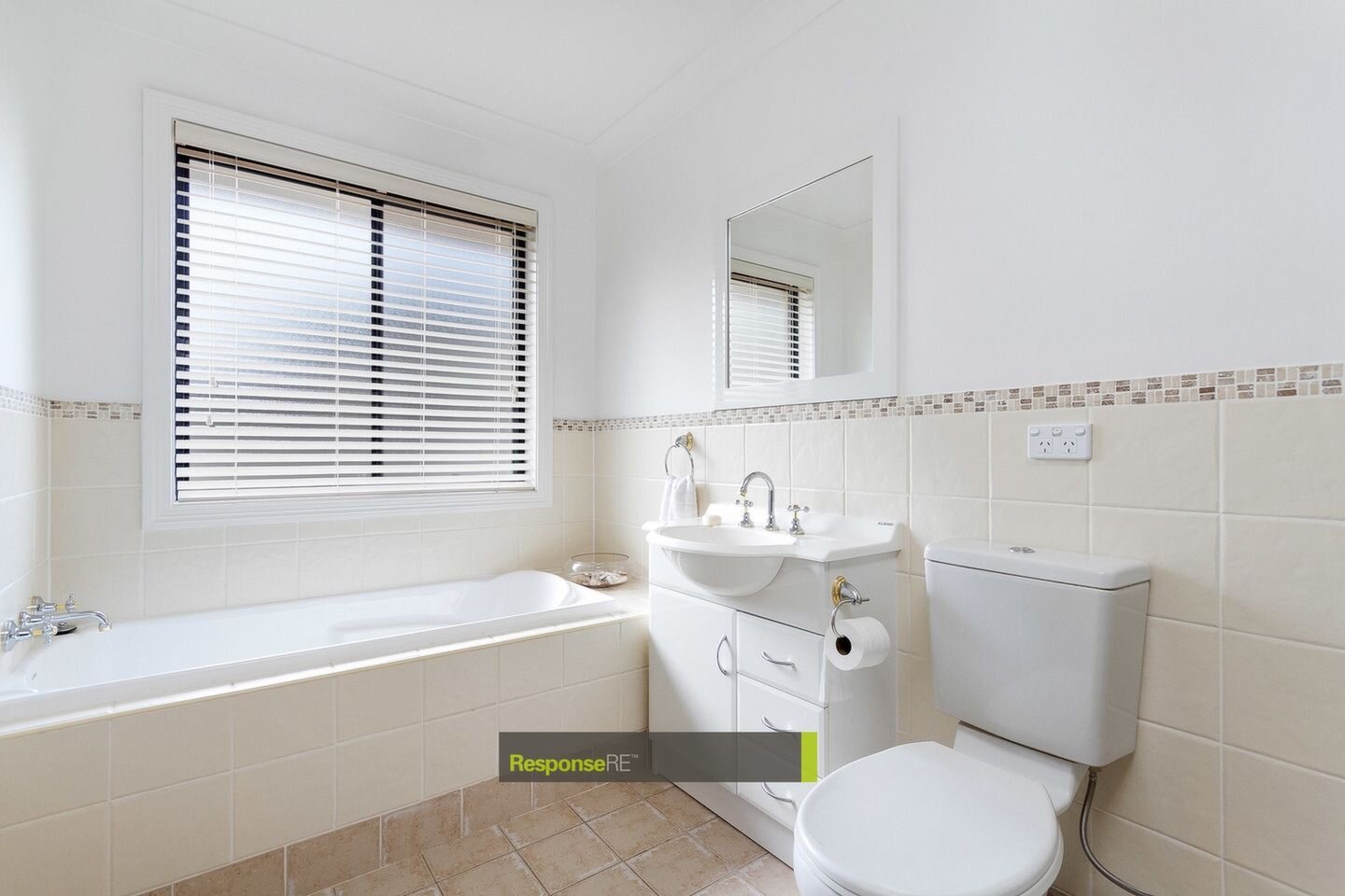 4/18 Kenneth Avenue, Baulkham Hills Sold by ResponseRE Walsh Sullivan Baulkham Hills - image 1