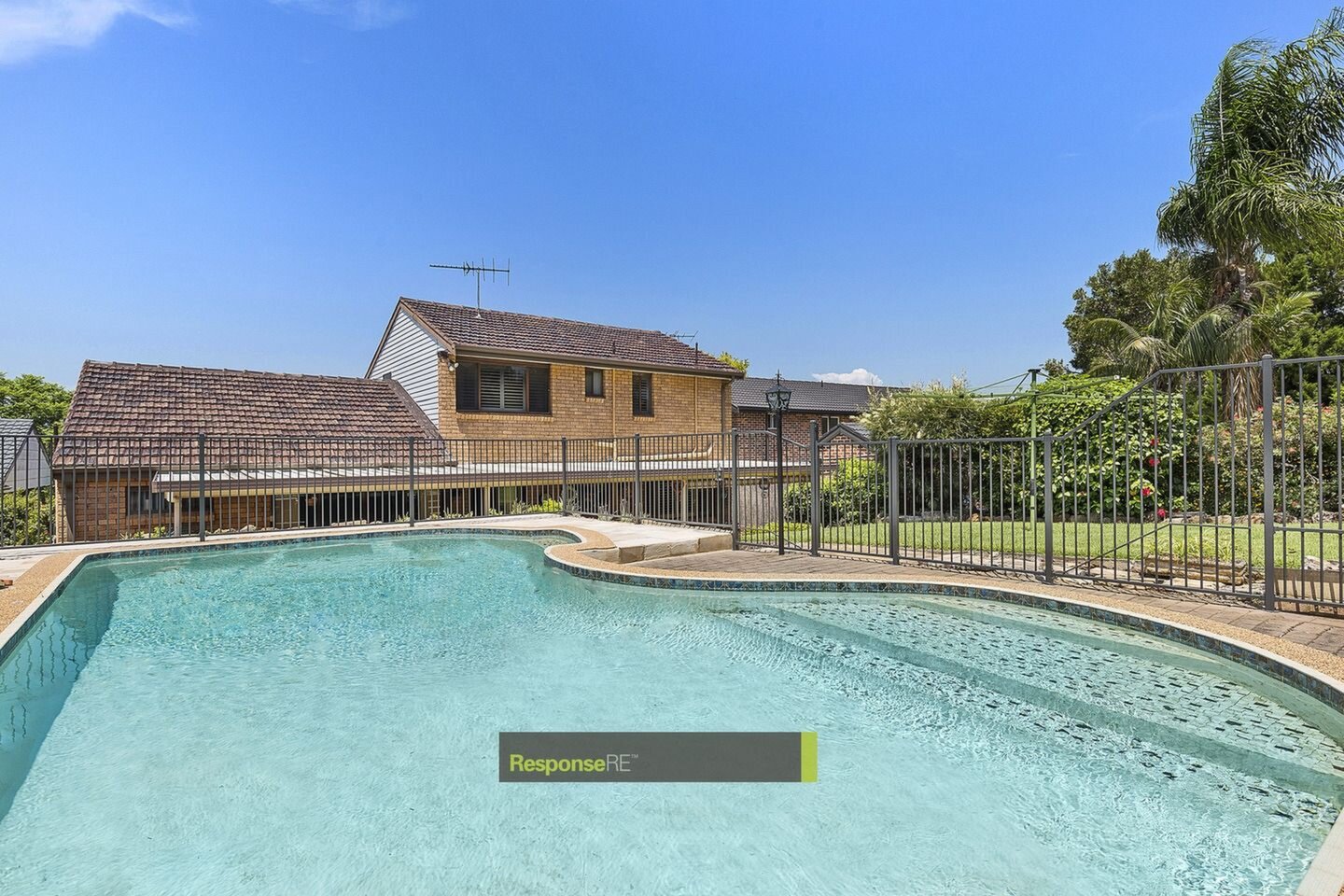 6 Callistemon Close, Baulkham Hills Sold by ResponseRE Walsh Sullivan Baulkham Hills - image 1