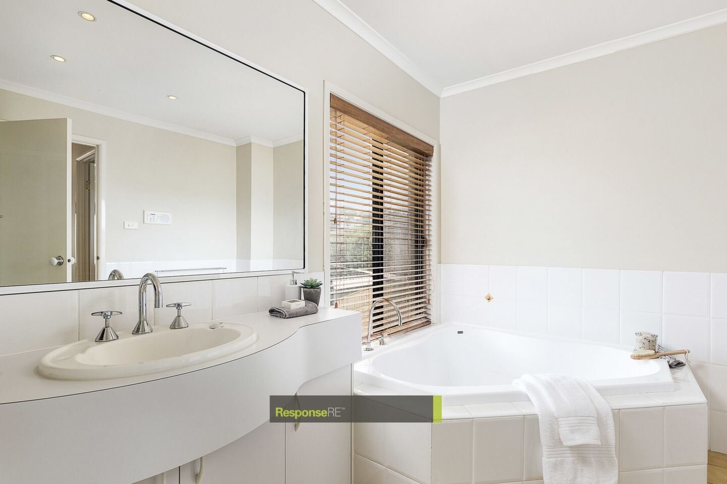 8 Fairmont Avenue, Norwest Sold by ResponseRE Walsh Sullivan Baulkham Hills - image 1