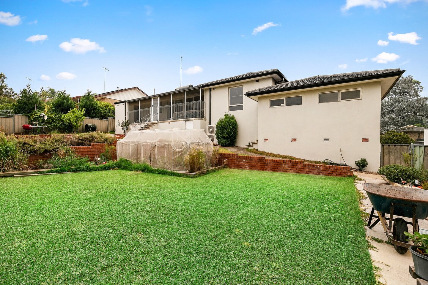 15 Merindah Road, Baulkham Hills Sold by ResponseRE Walsh Sullivan Baulkham Hills - image 1