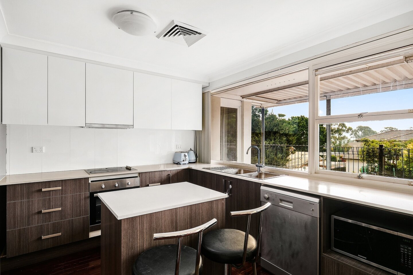 15 Merindah Road, Baulkham Hills Sold by ResponseRE Walsh Sullivan Baulkham Hills - image 1