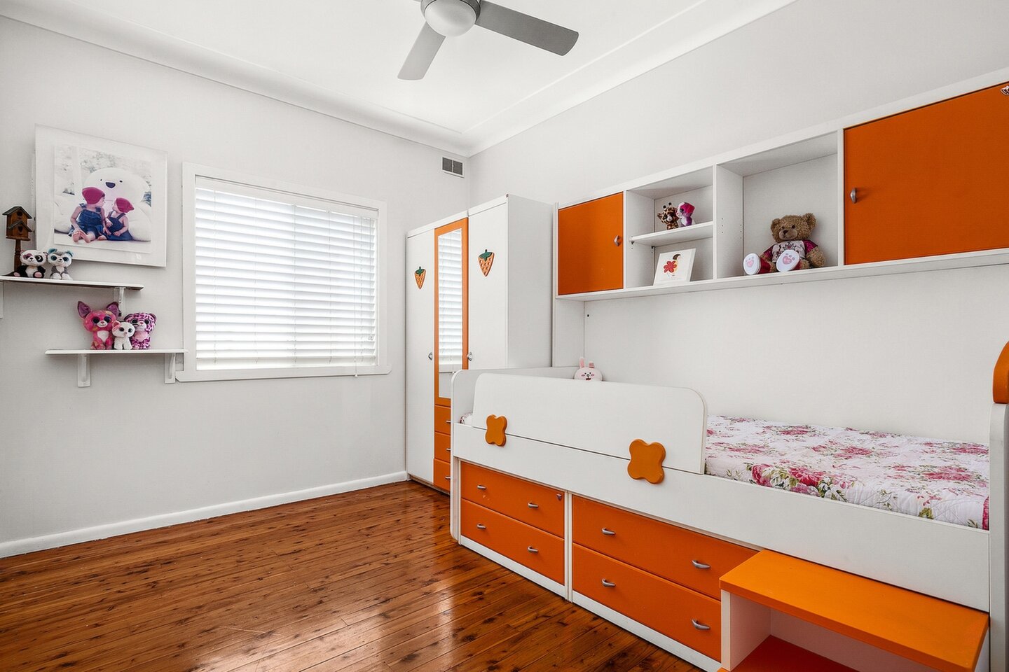 32 Yvonne Street, Seven Hills Sold by ResponseRE Walsh Sullivan Baulkham Hills - image 1