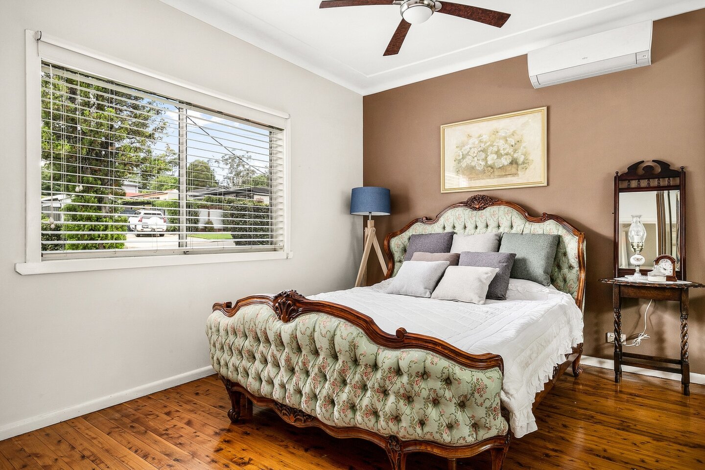 32 Yvonne Street, Seven Hills Sold by ResponseRE Walsh Sullivan Baulkham Hills - image 1