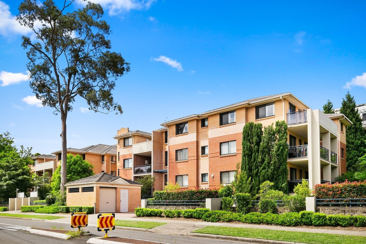 4/15-19 Hume Avenue, Castle Hill Sold by ResponseRE Walsh Sullivan Northmead - image 1