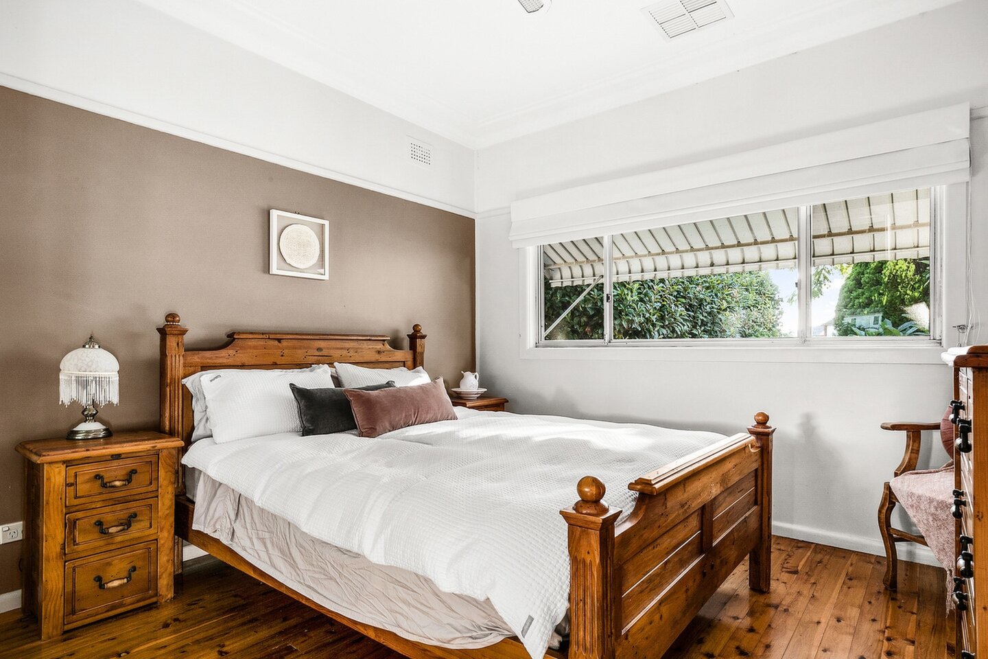 6 Veronica Crescent, Seven Hills Sold by ResponseRE Walsh Sullivan Baulkham Hills - image 1