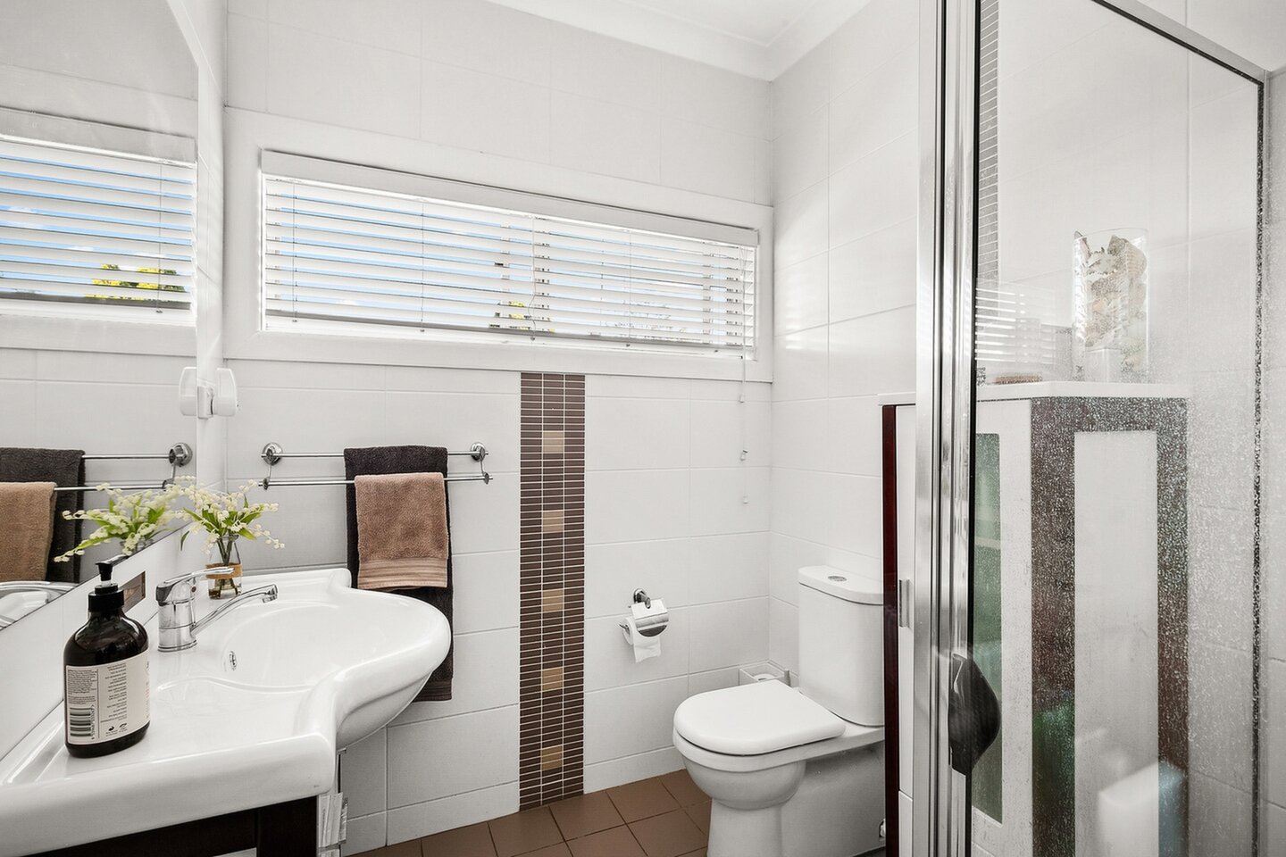 6 Veronica Crescent, Seven Hills Sold by ResponseRE Walsh Sullivan Baulkham Hills - image 1