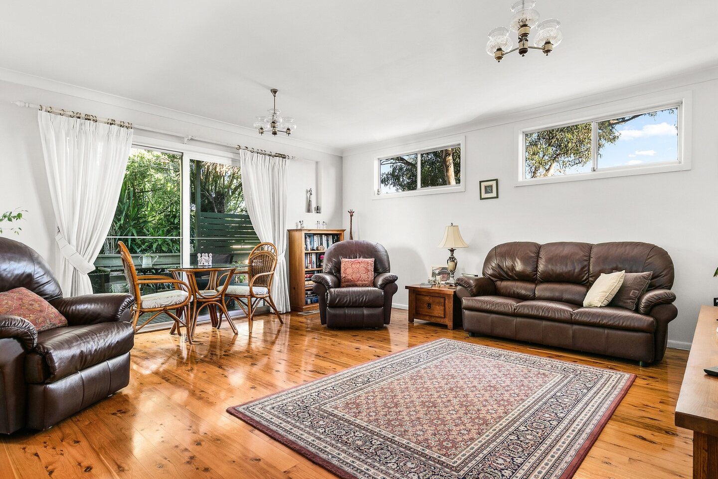 6 Veronica Crescent, Seven Hills Sold by ResponseRE Walsh Sullivan Baulkham Hills - image 1