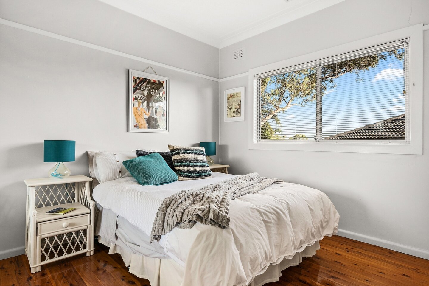 6 Veronica Crescent, Seven Hills Sold by ResponseRE Walsh Sullivan Baulkham Hills - image 1